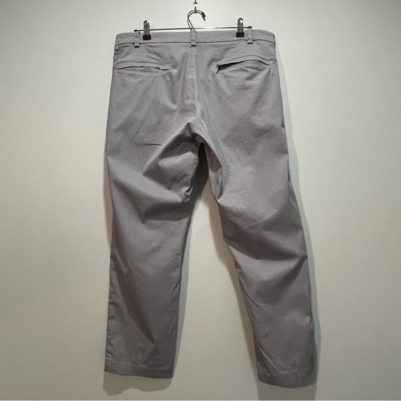 Lululemon Men’s Commission Classic Stretch Pants Gray welt pockets Size 34 x 26 - Picture 2 of 8